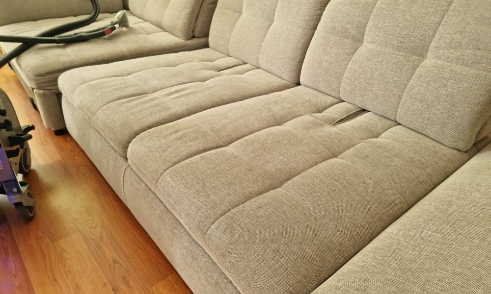 Couch Reinigung mit Dampf